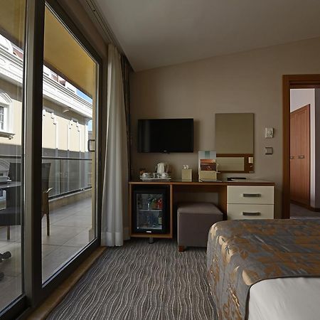 Yasmak Comfort Hotel Istanbul Exterior photo
