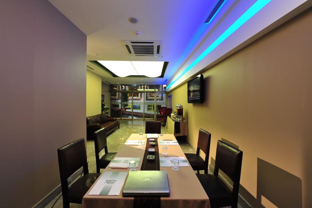Yasmak Comfort Hotel Istanbul Exterior photo