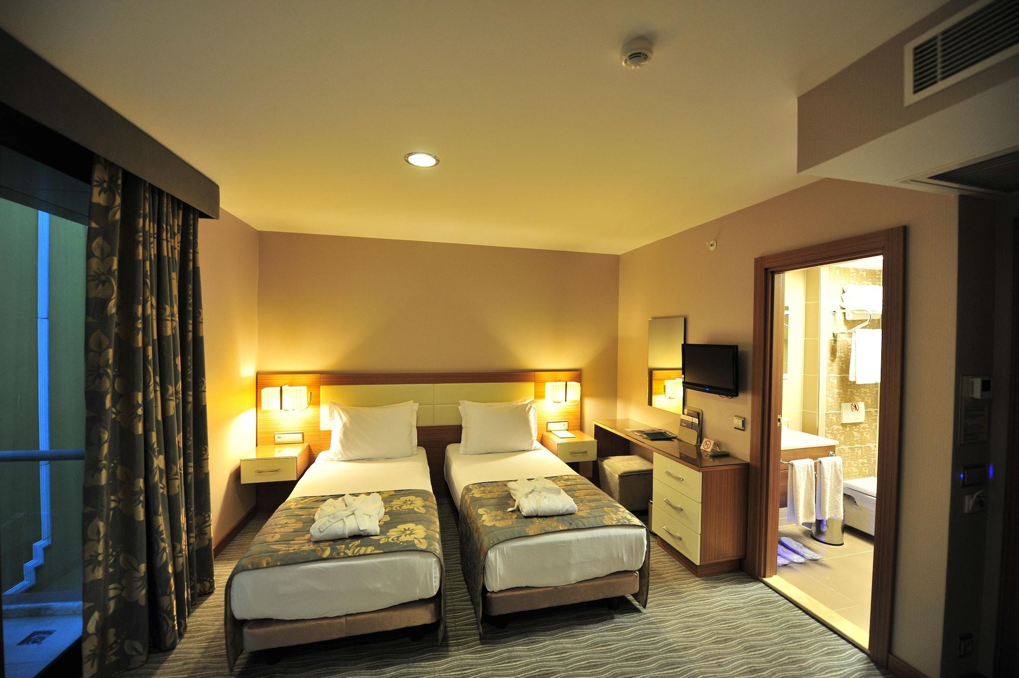Yasmak Comfort Hotel Istanbul Exterior photo