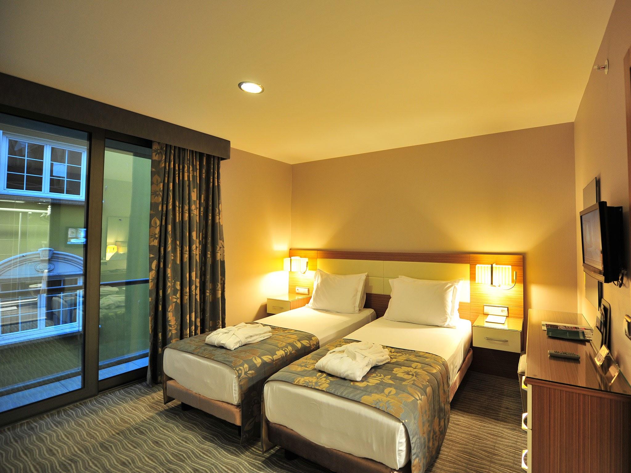 Yasmak Comfort Hotel Istanbul Exterior photo