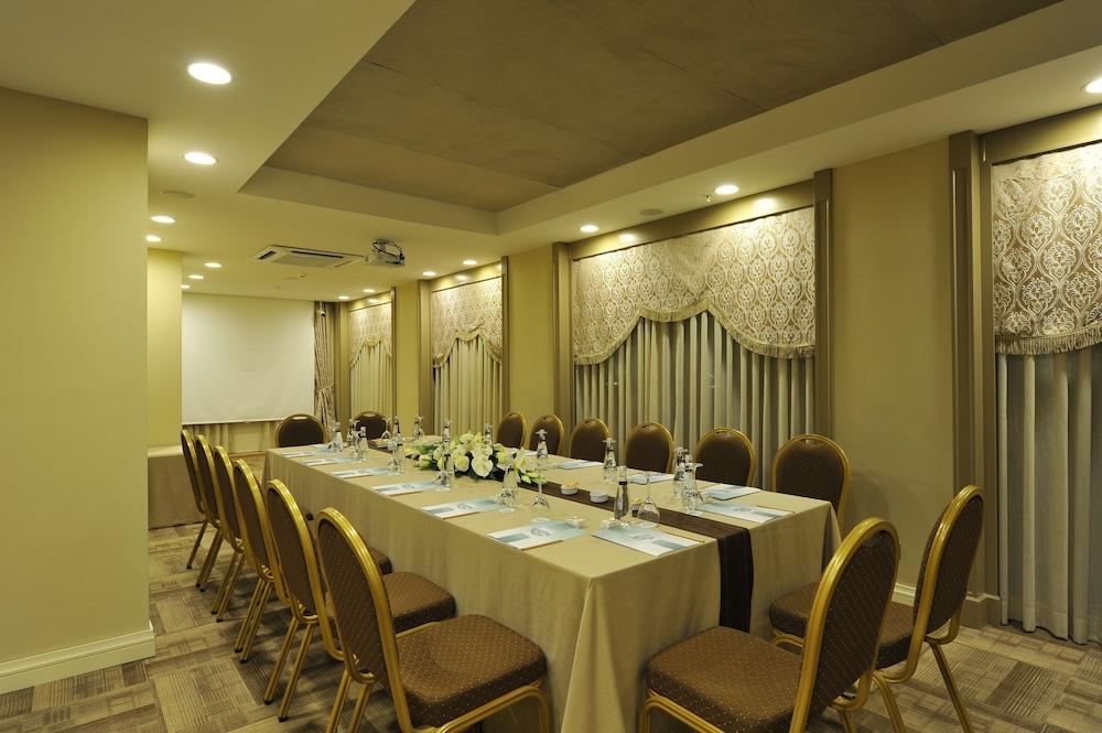 Yasmak Comfort Hotel Istanbul Exterior photo