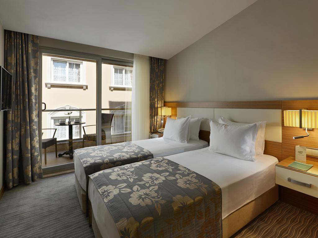 Yasmak Comfort Hotel Istanbul Exterior photo
