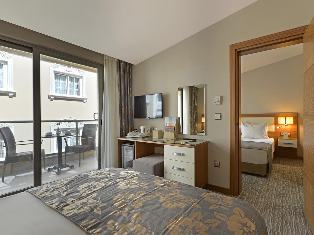 Yasmak Comfort Hotel Istanbul Exterior photo