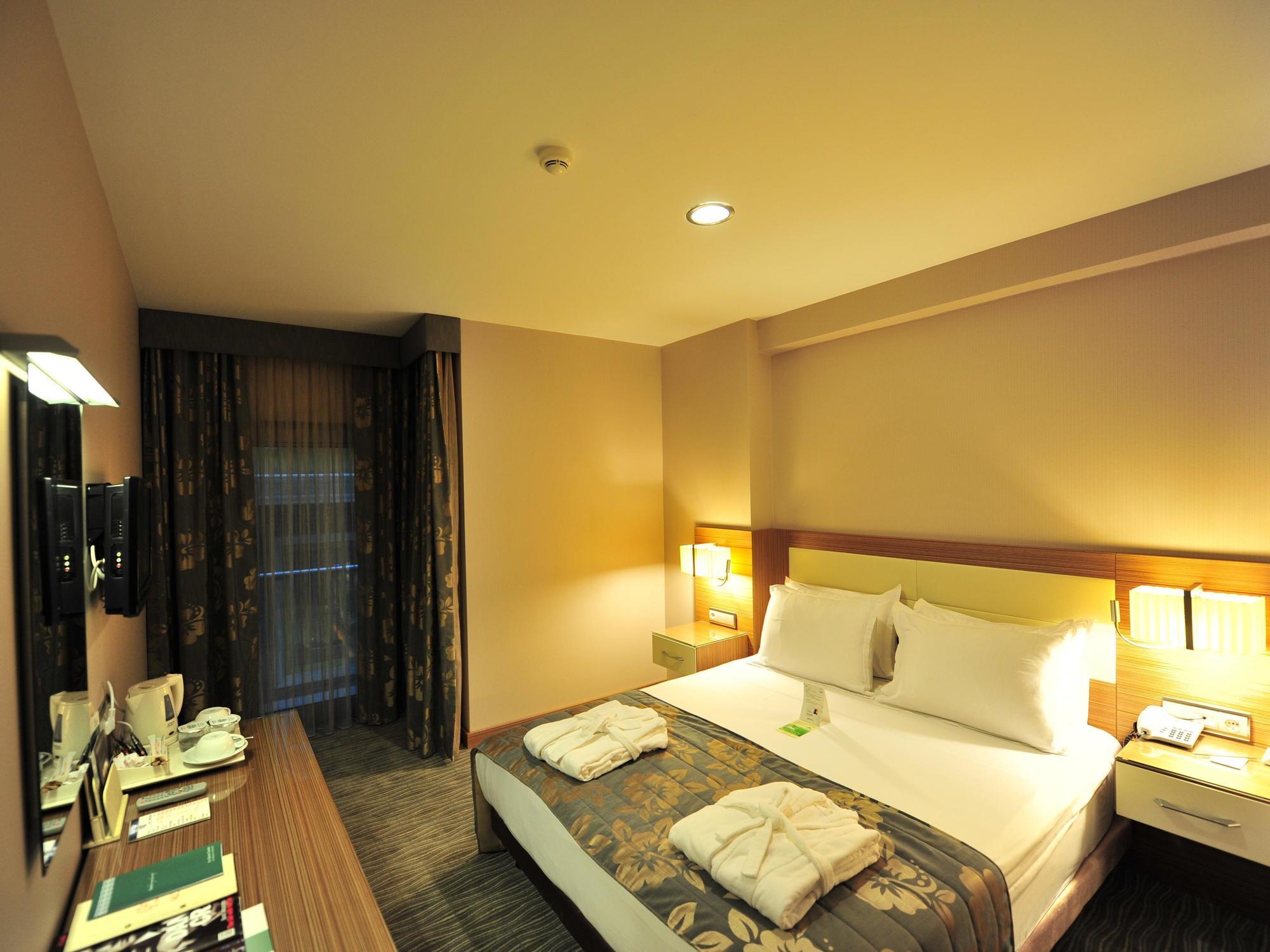 Yasmak Comfort Hotel Istanbul Exterior photo